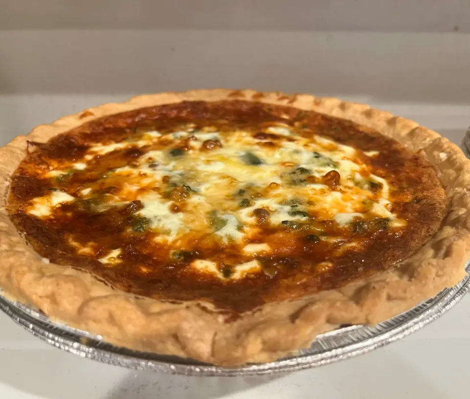 Quiche Lorraine- bacon, caramelized onions, spinach, eggs, heavy cream, and Gruyère cheese|🌺IAnneさん