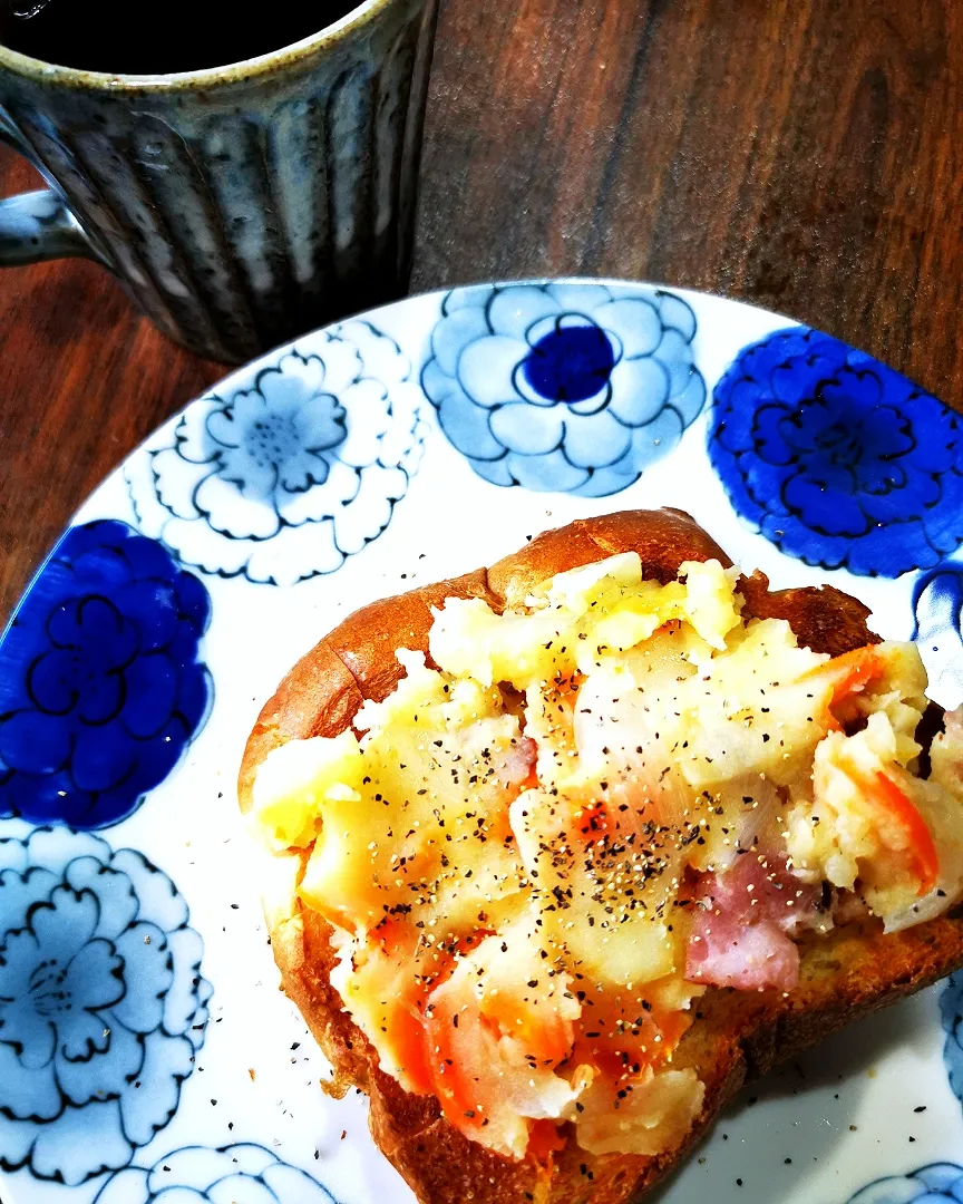 ベーコンチーズポテトサラダトースト👌グ〜です😀|ペンギンさん