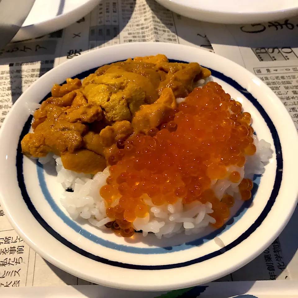 焼肉とミニウニいくら丼😋|すかラインさん