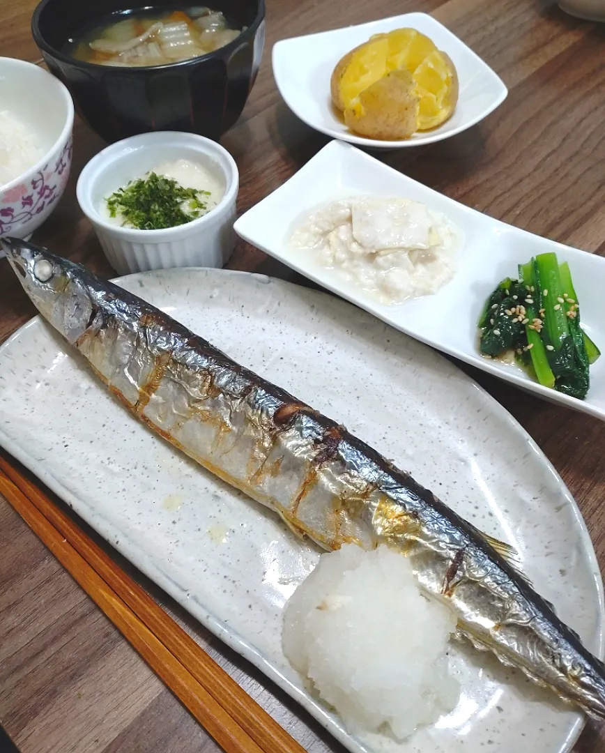 Snapdishの料理写真:秋刀魚の塩焼き|ゆりちさん