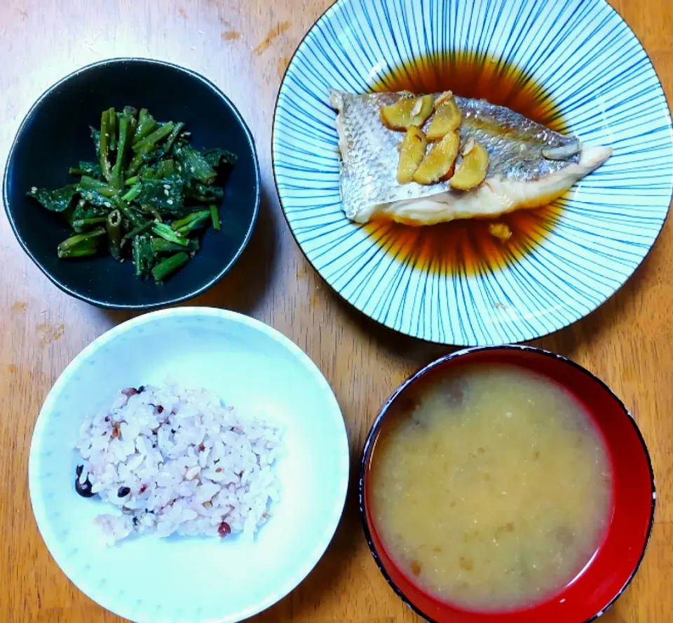 2022 0904　鯛の煮付け　空心菜のナムル　なめことわかめのお味噌汁|いもこ。さん