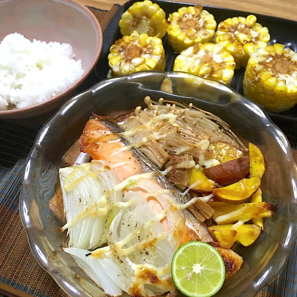 2022/09/05 鮭と野菜のマヨ焼き、焼きとうもろこし|kykyさん