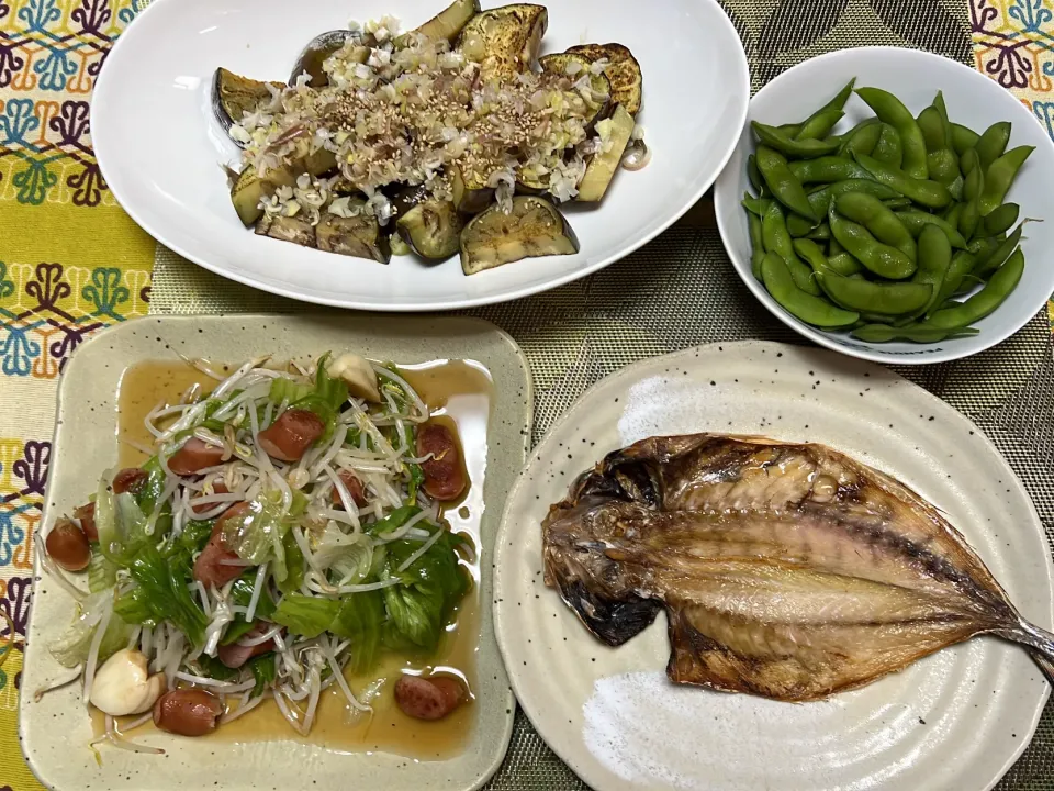 鯵の干物、レタスともやしのウインナー炒め、焼きナスの薬味ポン酢、枝豆|peanutsさん