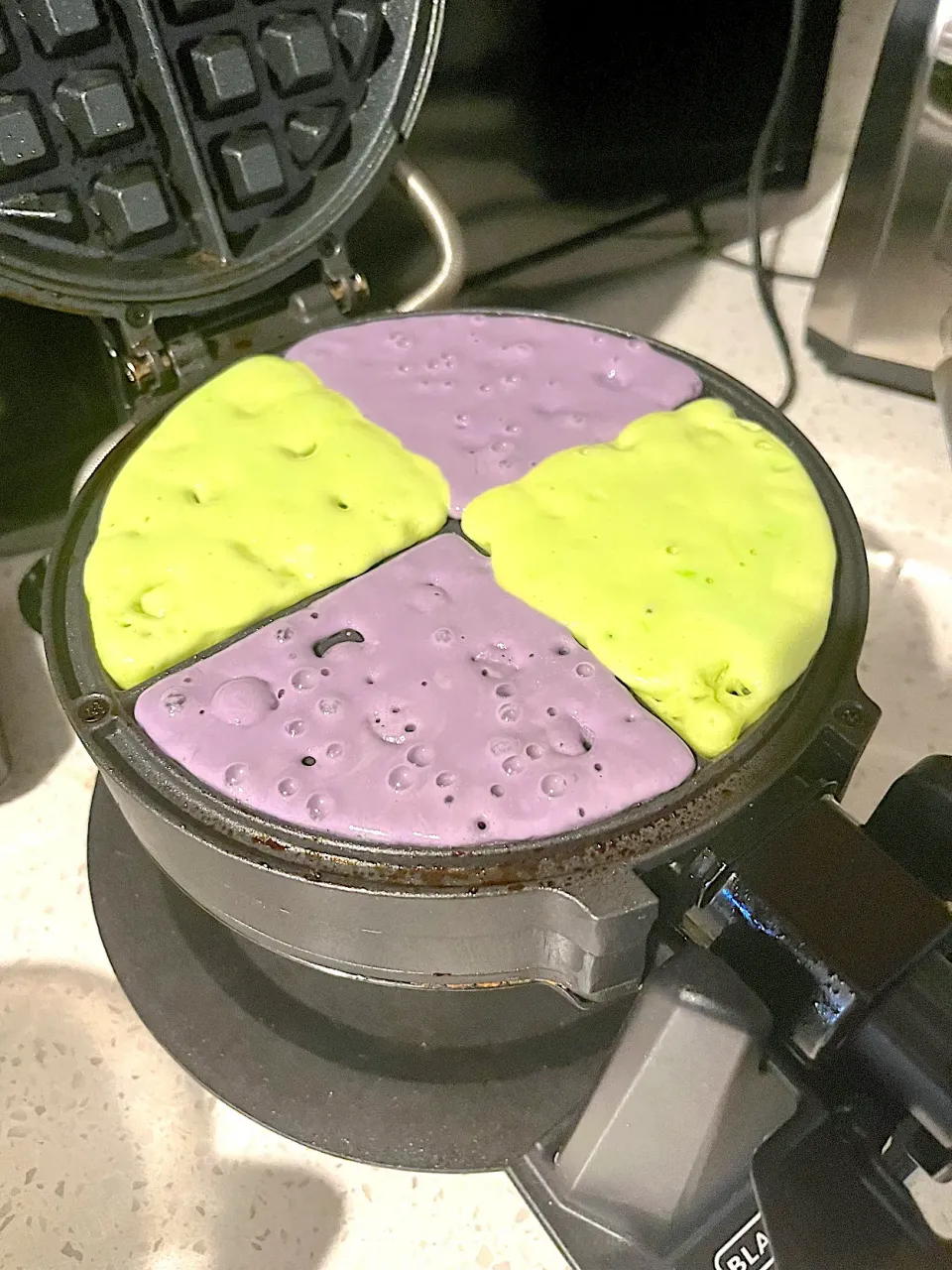 Ube- Pandan Waffles 💜💚🧇|🌺IAnneさん