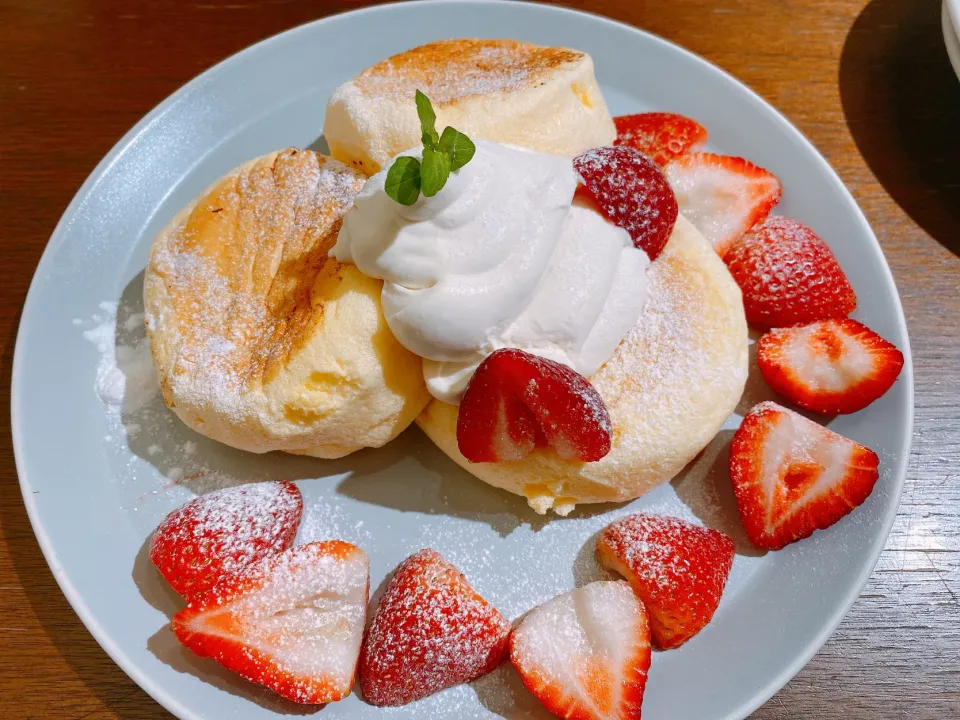 Snapdishの料理写真:Strawberry Pancake 🍓|Sayさん