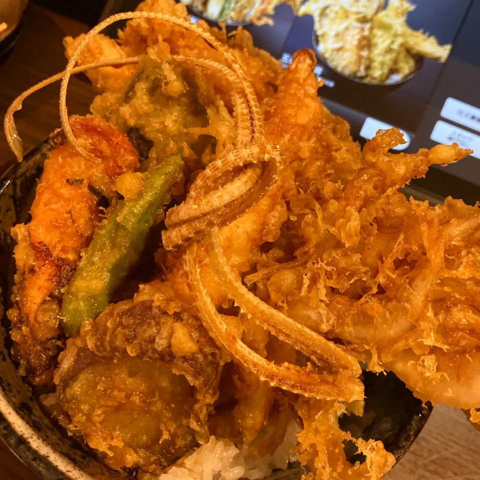 #天麩羅秋光の五代目天丼。|ツンコロさん