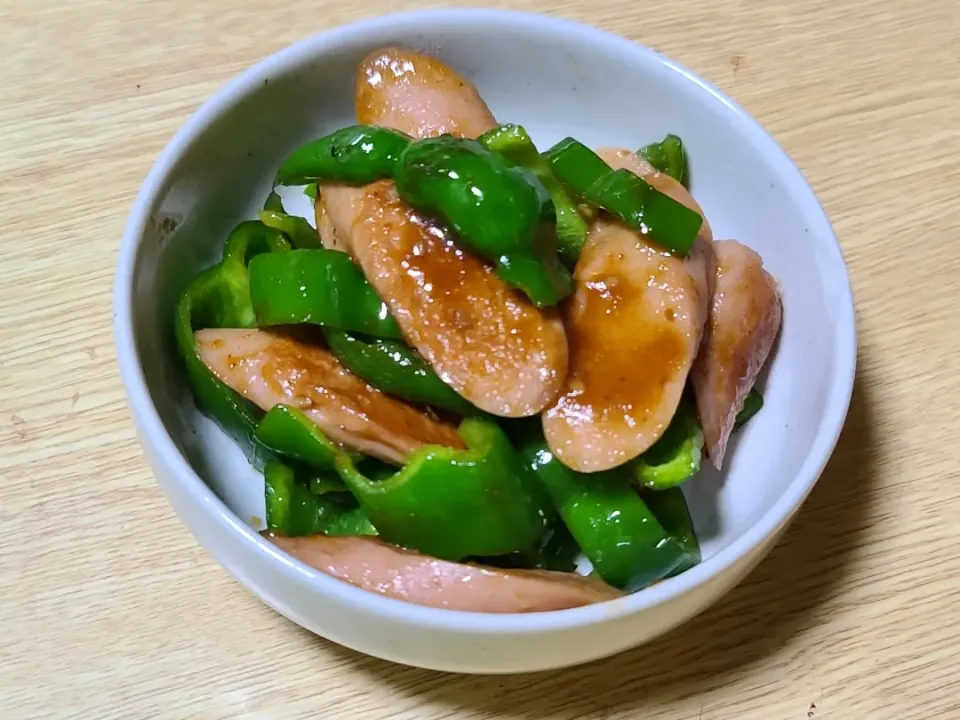 魚肉ソーセージとピーマンの焼肉のたれ炒め|なっつさん