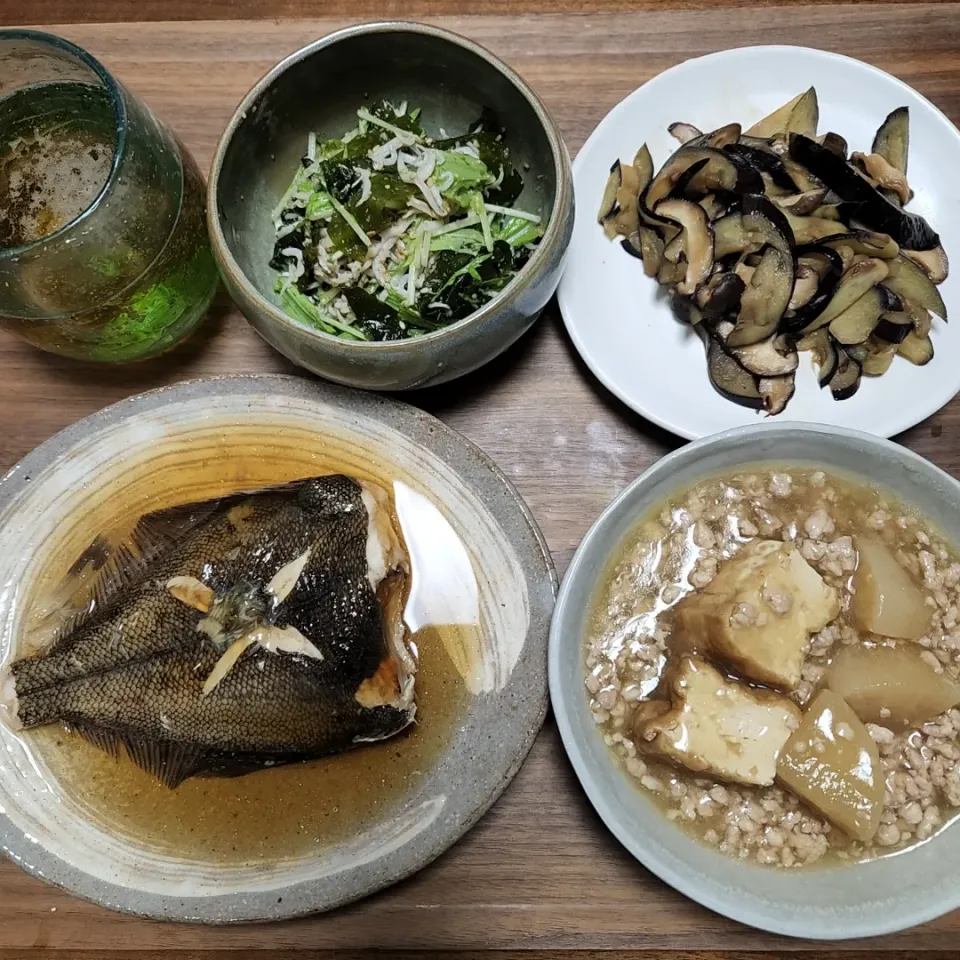 20220906
鰈の煮付け
大根と厚揚げのそぼろ餡掛け
水菜とワカメとしらすの胡麻ポンサラダ
茄子と椎茸のバター醤油炒め|noccoさん