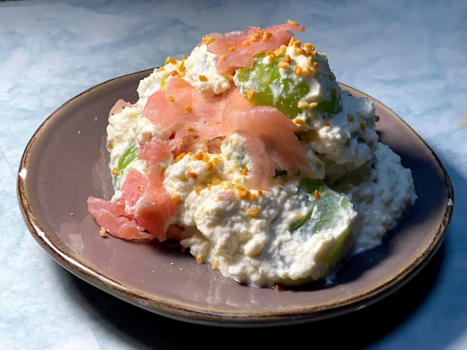 レオンの料理　シャインマスカットのクリチー白和え|レオンさん