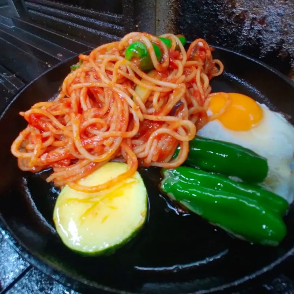 ナポリタン(鉄板)
かぼちゃ　ピーマン　目玉焼き|宮川和巳さん