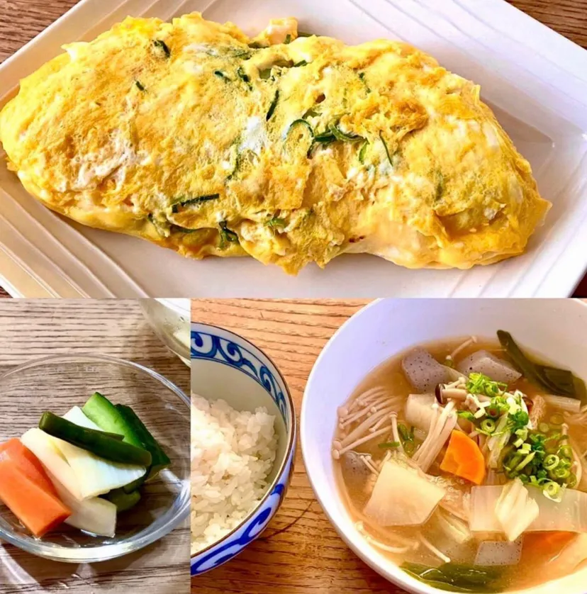 明太だし巻きと豚汁で昼ごはん・・|ばくあんしゃさん