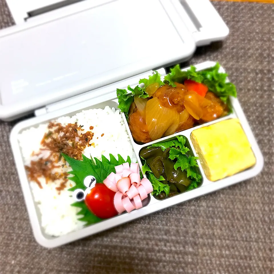 Snapdishの料理写真:SJK弁当🍱〜酢豚・玉子焼き・ピーマン甘辛・花ハム|華恋さん