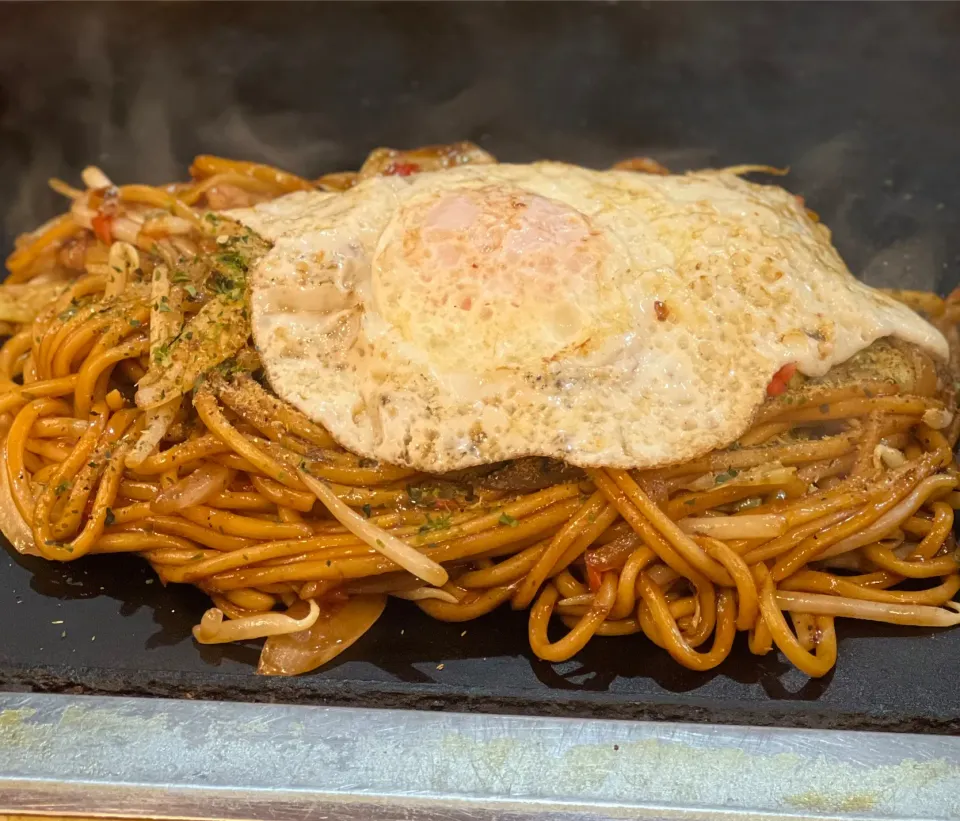 Snapdishの料理写真:どんたく堂山店　焼きそば|ddr3rdmixさん