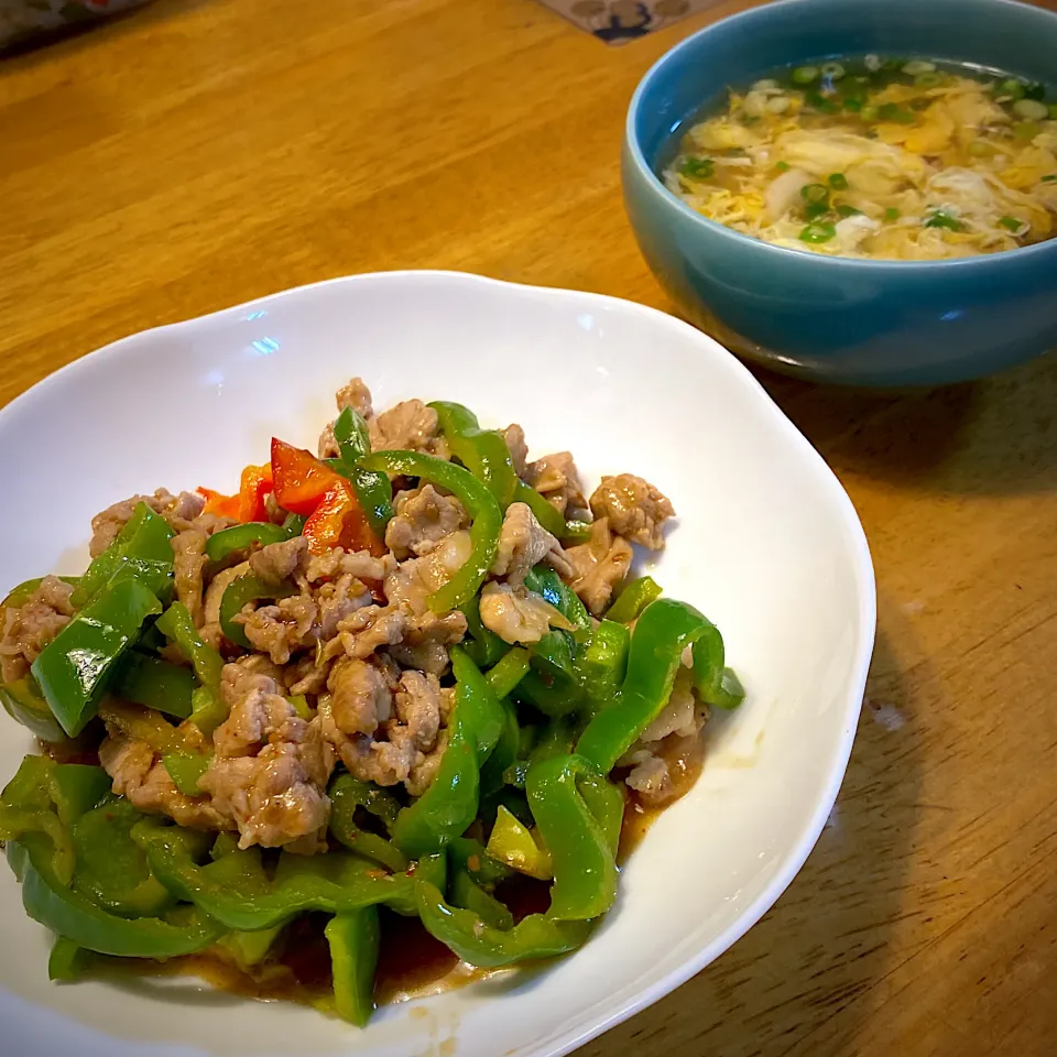 豚バラピーマンと、鶏ささみのかき玉スープ|もえさん