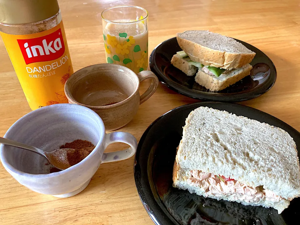 マルコメの麹甘酒入り朝焼き胡麻食パンでツナサンド😻|さくたえさん