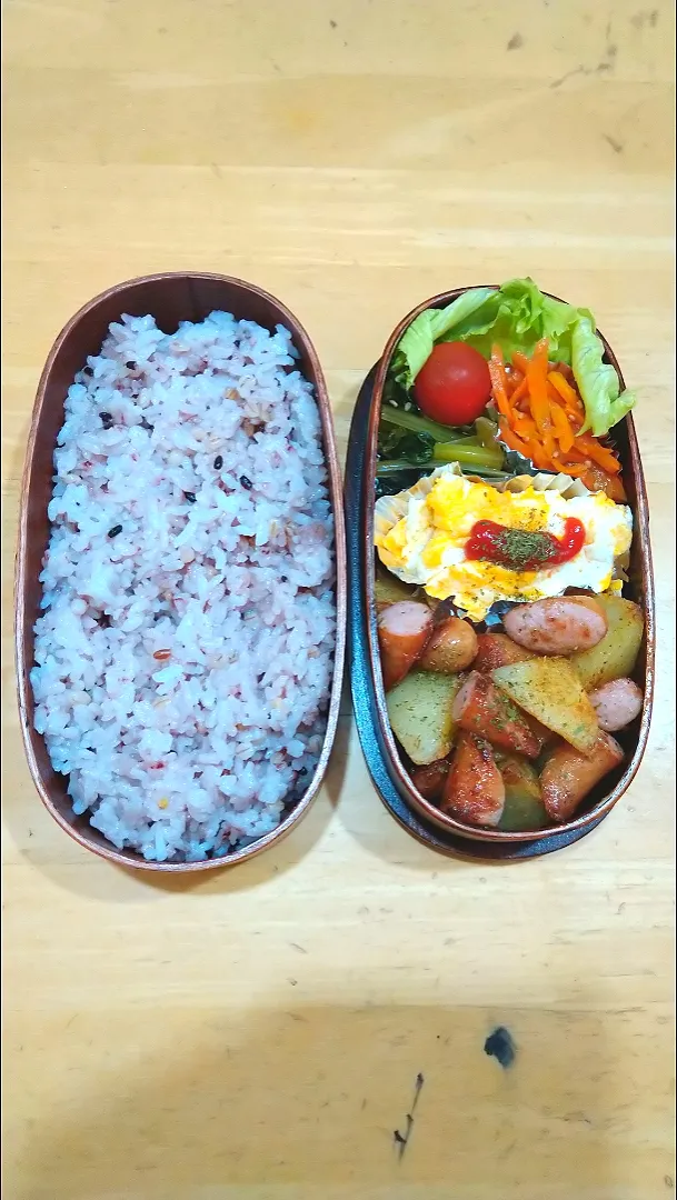 Snapdishの料理写真:ジャーマンポテト弁当|NOZUさん