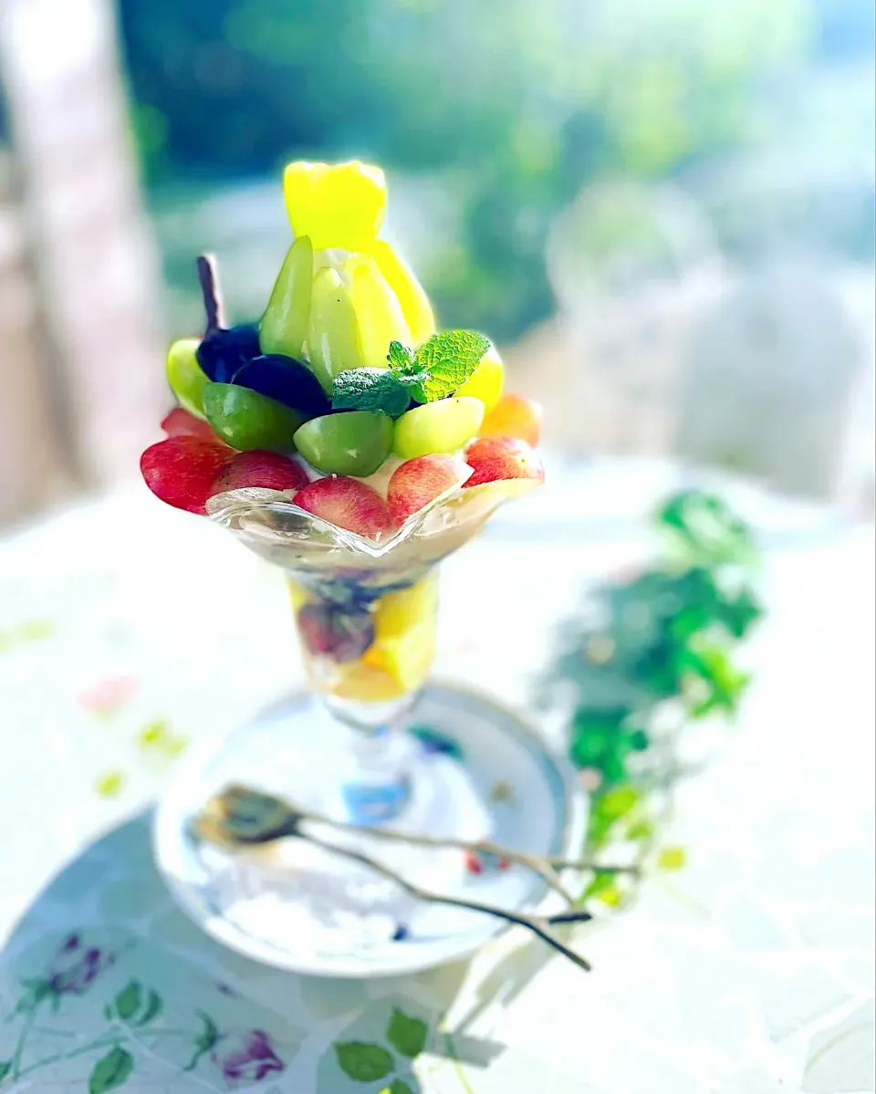 Snapdishの料理写真:ぶどうパフェ🍇|みぃさん