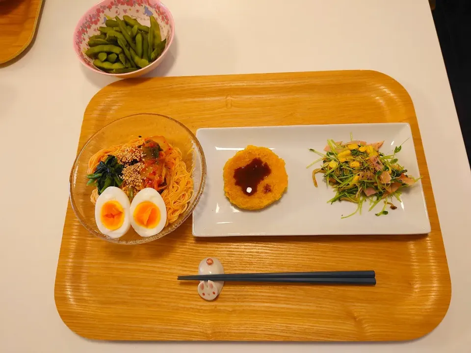 今日の夕食　ビビンバそうめん、ハムカツ、豆苗の塩麹炒め、枝豆|pinknari🐰🌈さん