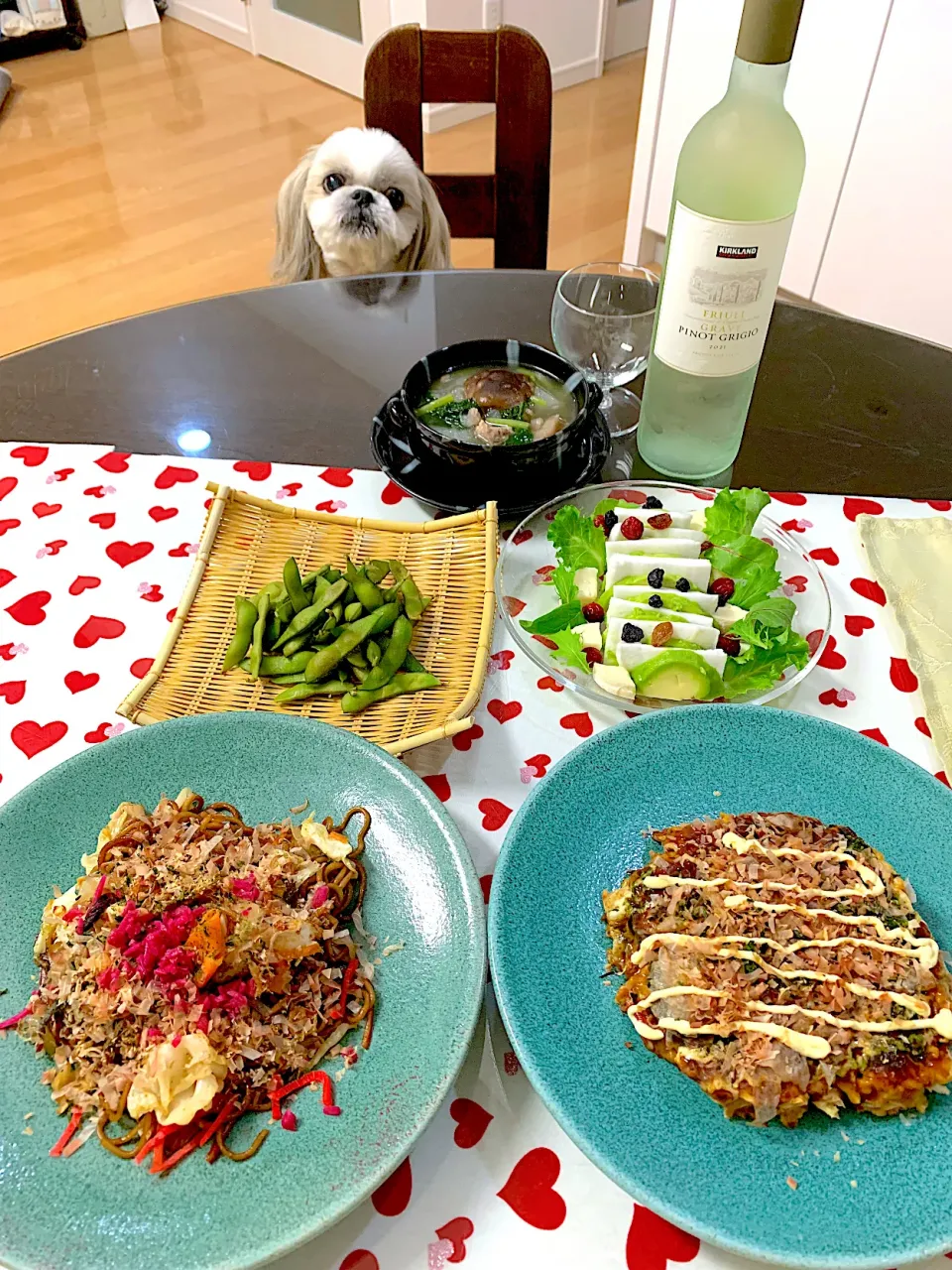 お好み焼き　焼きそば　冬瓜と豚、しいたけレンコンのスープ　枝豆　アボカドとハンペンのサラダ|プクママさん