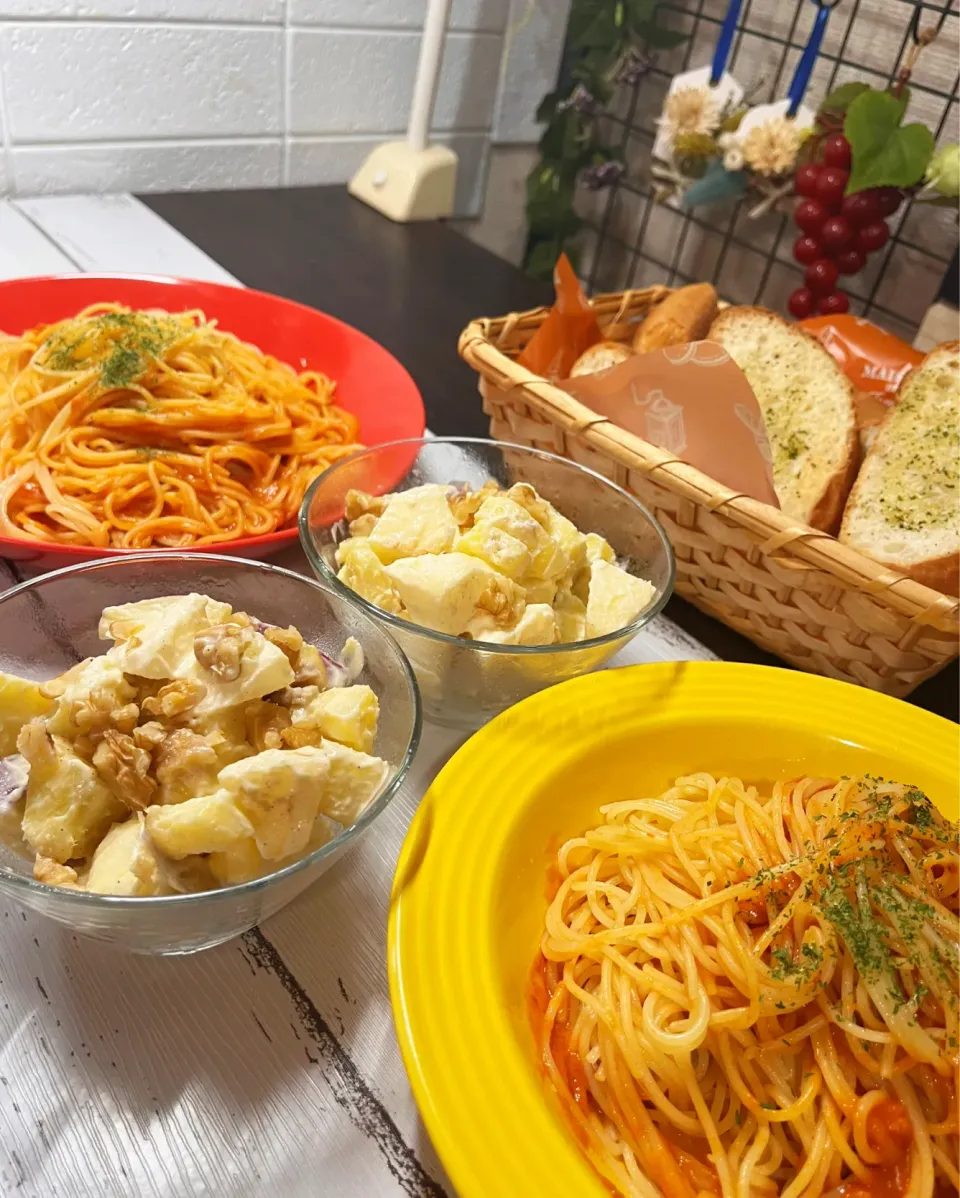 パスタとさつまいもリンゴサラダです|霜月さん