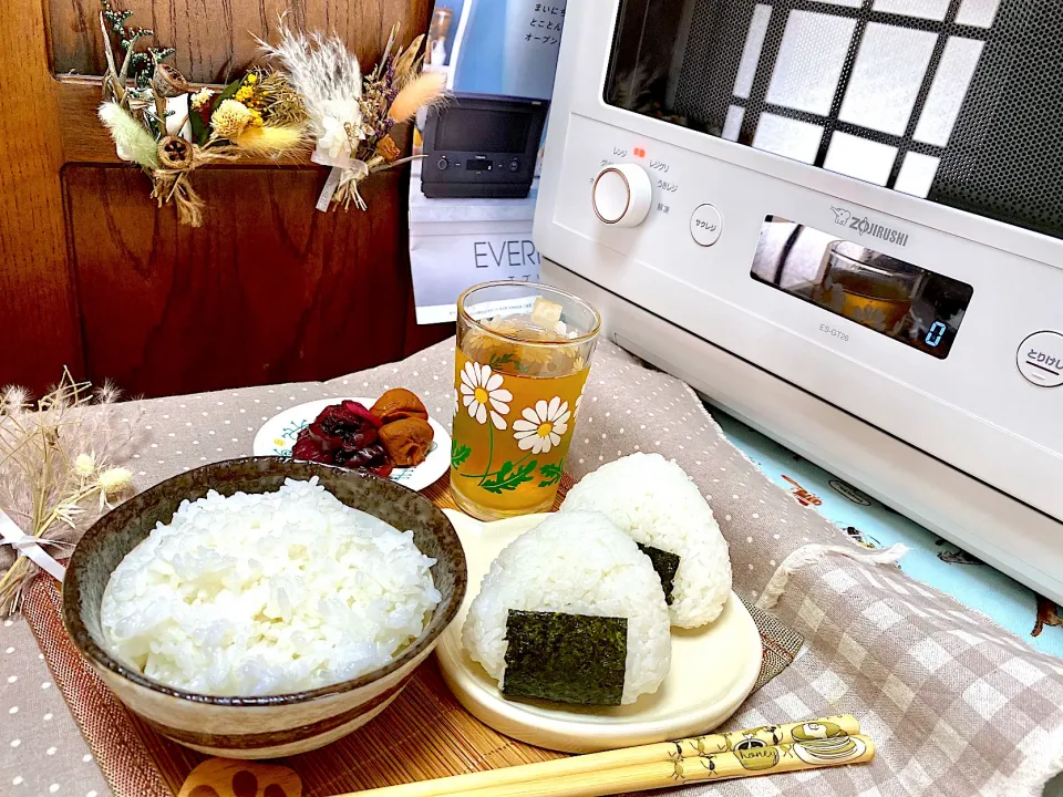 EVERINOで炊いた🍚白ご飯・塩おにぎり🍙
〜 象印🐘オーブンレンジ 〜
『EVERINO ✿ うきレジ』₀₁⁎|がぁがさん