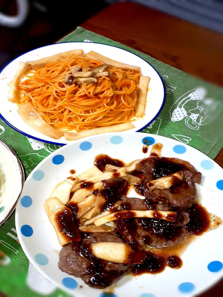 黒毛ランプ肉&エリンギのミートパスタ🍝|夜の海に立ち…さん