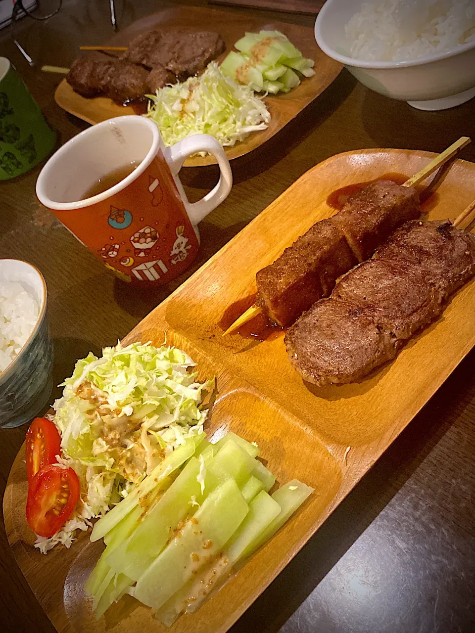 牛串焼き　ガーリック醤油ダレ　サラダ　胡麻ドレッシング　アイスコーヒー|ch＊K*∀o(^^*)♪さん