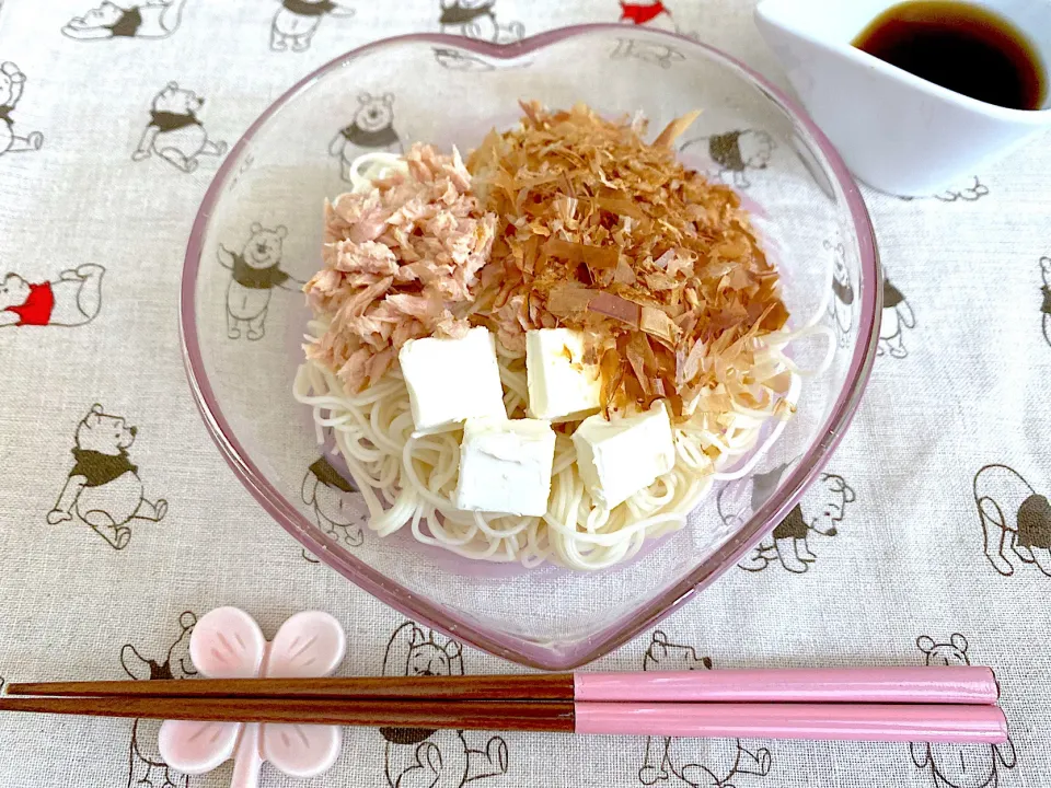 シーチキンとクリームチーズおかか素麺|こずりんさん