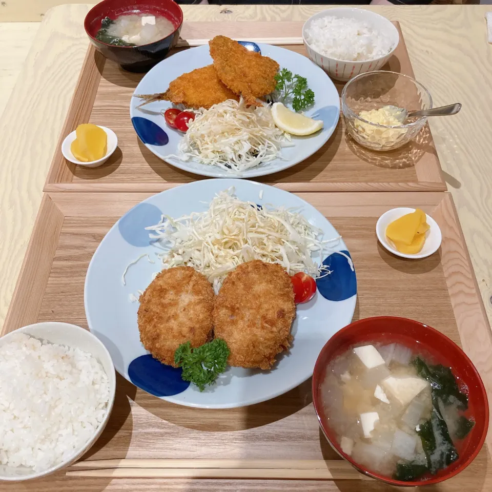 コロッケ定食とアジフライ定食🍚|ちゃみこさん