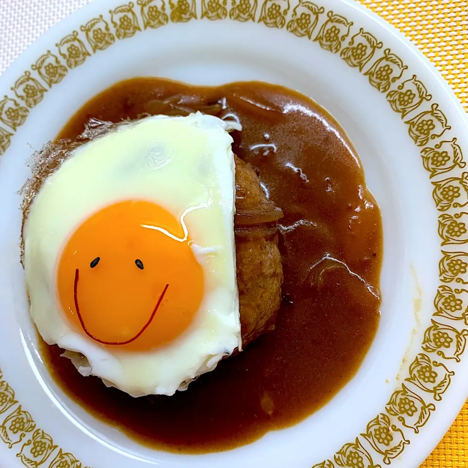 Snapdishの料理写真:月見ハンバーグ|chicaocafeさん