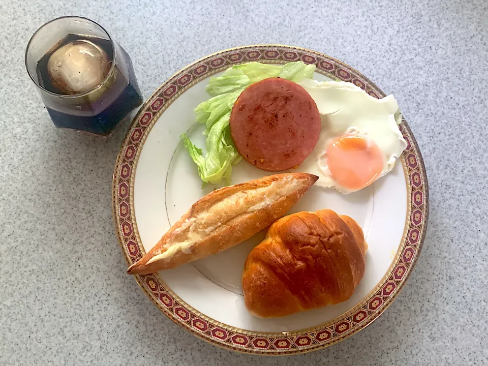 白トリュフの塩パン朝食|いつきさん