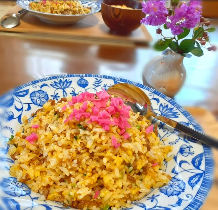 豚ひき肉とかつお節のチャーハン🍃|びせんさん