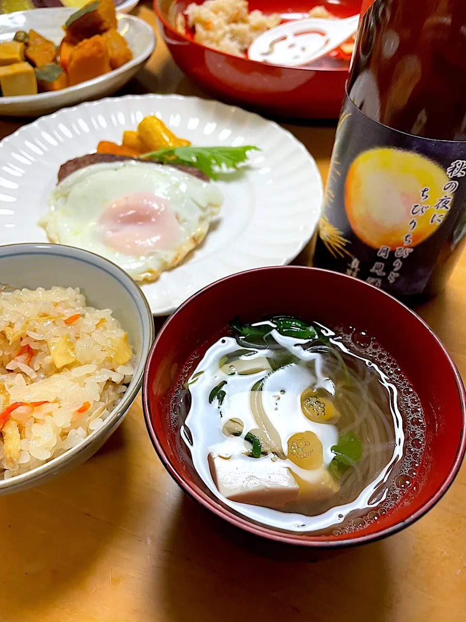 お月見🌕　　月見ハンバーグ、炊き込みご飯、春雨汁、月見酒付き|Yu Yu mamaさん