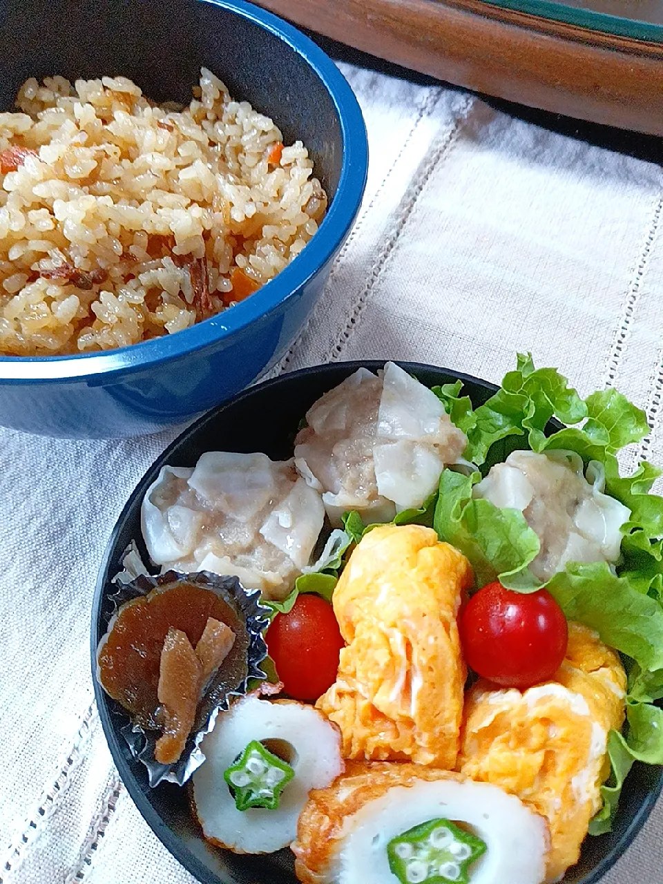 パパのお弁当
✳️牛肉と山椒のごはん（無印良品）
✳️焼売
✳️卵焼き
✳️オクラちくわ
✳️ミニトマト、Ｑちゃん風漬物

山椒のかおりが、たまらない。
ちょ大人の炊き込みご飯。
早く私も食べたい。|かみちゃんさん