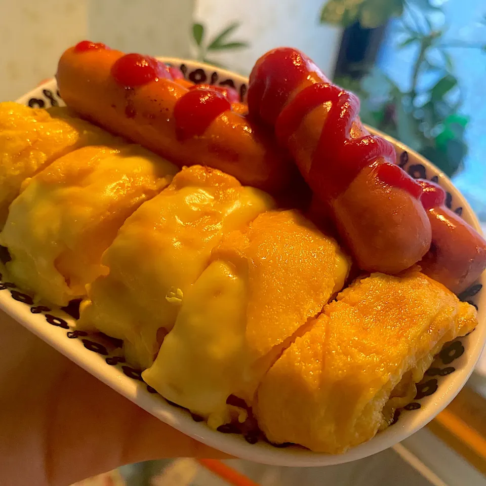 Snapdishの料理写真:📍とろ〜りチーズの卵焼き|すがさん