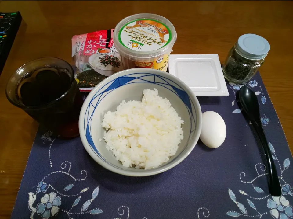 アレンジ卵かけ納豆ご飯(朝ご飯)|enarinさん