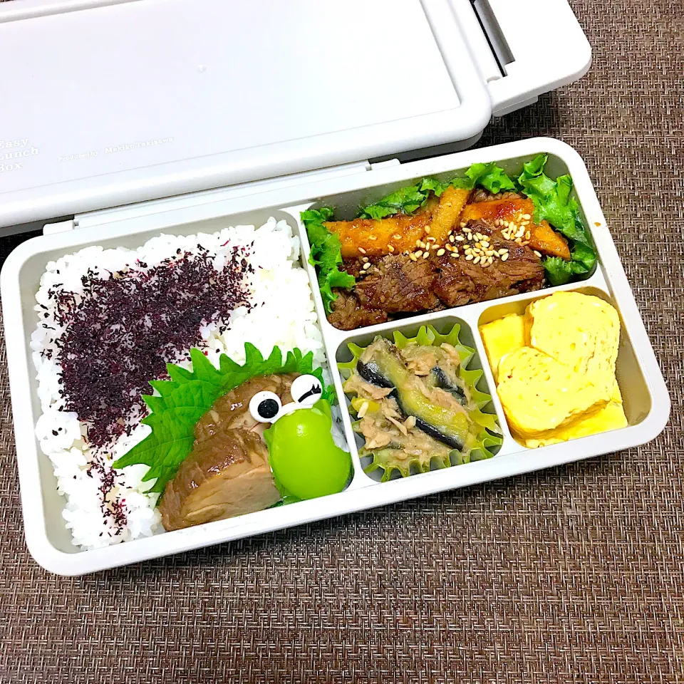 Snapdishの料理写真:SJK弁当🍱〜牛コマと山芋炒め・玉子焼き・無限ナス・豚の紅茶煮|華恋さん