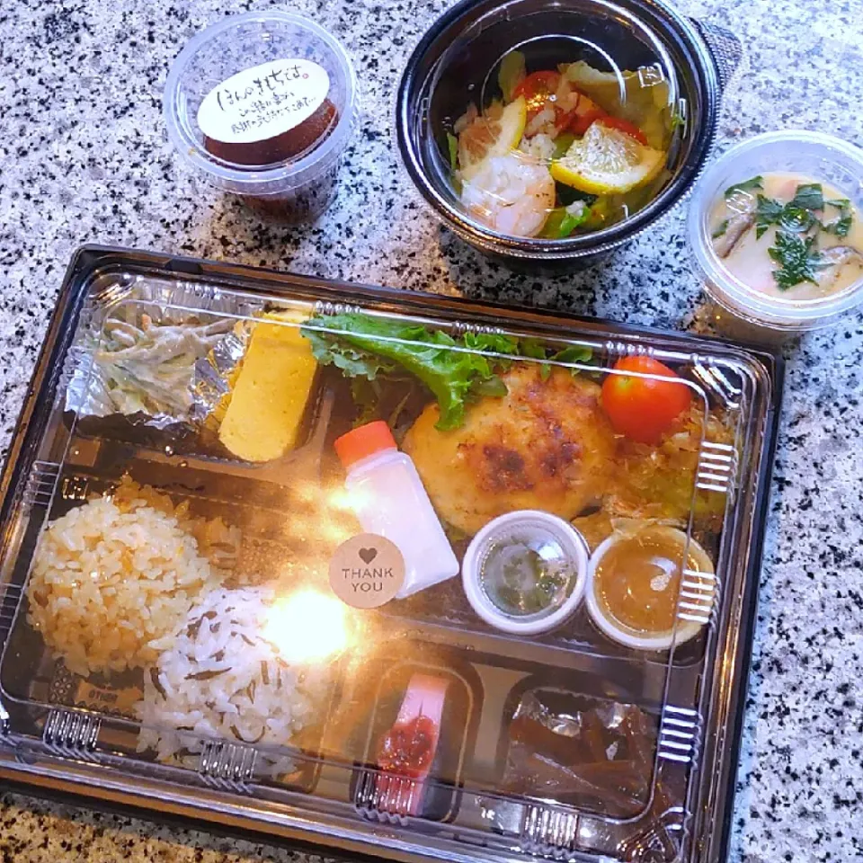 居酒屋にちりんそう
■今日のお弁当■　
豆腐ハンバーグ弁当|ごますりさん