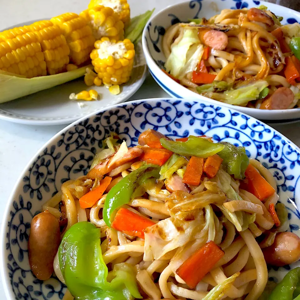 Snapdishの料理写真:レンジで焼きうどん|はるち- ̗̀ ☺︎  ̖́-さん