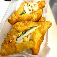 Snapdishの料理写真:Crab Salad Croissant 🥐🥗🦀|Trish Wongさん