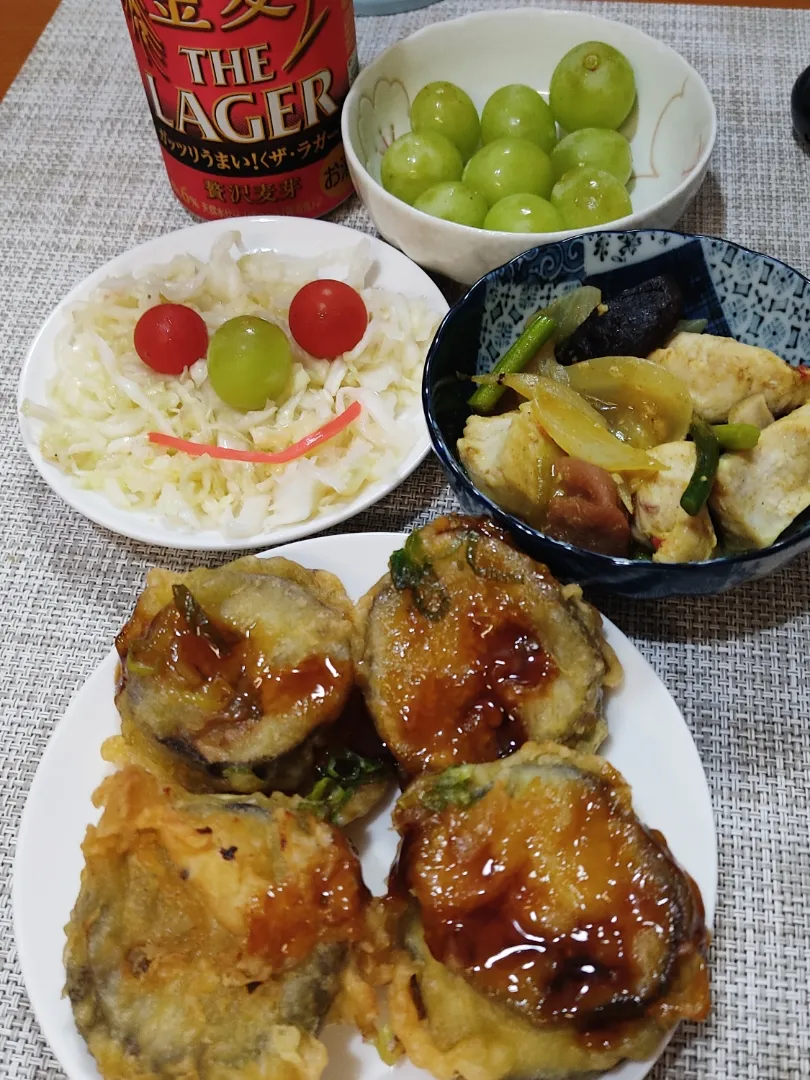 Snapdishの料理写真:朝と夕方が過ごしやすくなりました

今年もエアコンなしで夏を過ごすことができました。
我が家は、わりと高台にあるため、いつも風を感じることができるから（自慢）。
さて、これからは食欲の秋が始まります。|Rピージャーさん