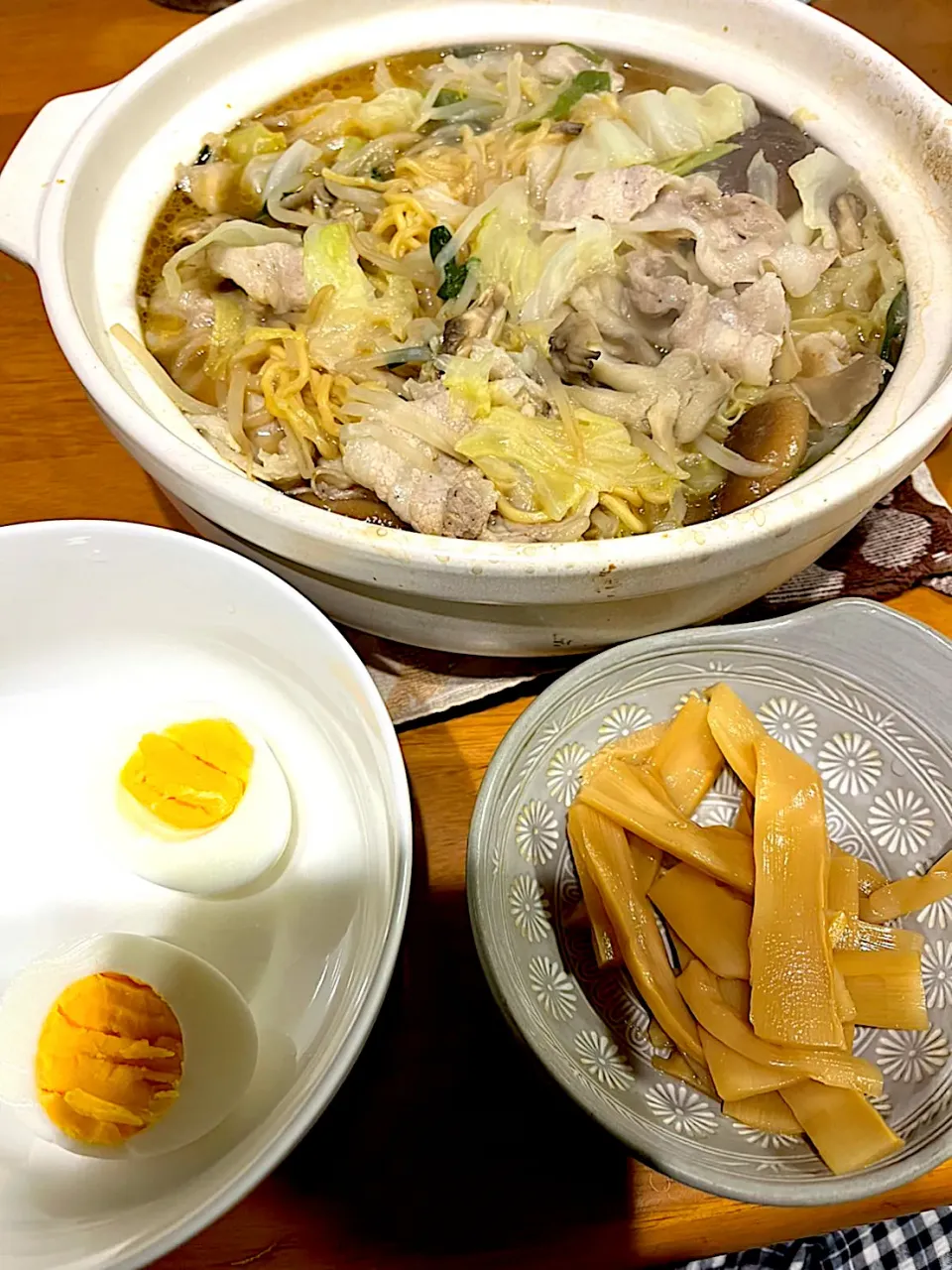 体があったまった #夕飯　具沢山煮込み味噌ラーメン、ゆでたまご、メンマ|ms903さん