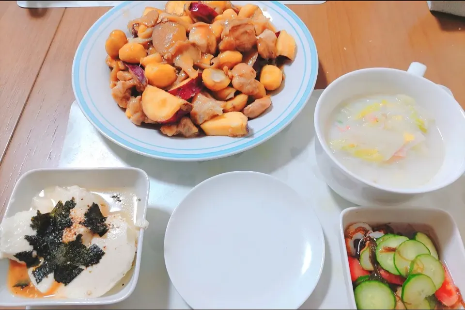 さつまいも🍠と栗🌰と鶏肉の中華煮
白菜とカニカマのミルクスープ
ニンニク塩奴
もずく酢|うみママさん