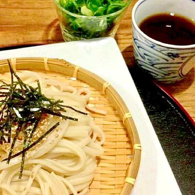 あまりの暑さに冷たい乾麺うどんde昼ごはん・・|ばくあんしゃさん