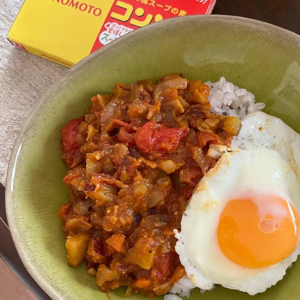 ゴロゴロ野菜の無水キーマカレー🍛|ワイントンさん