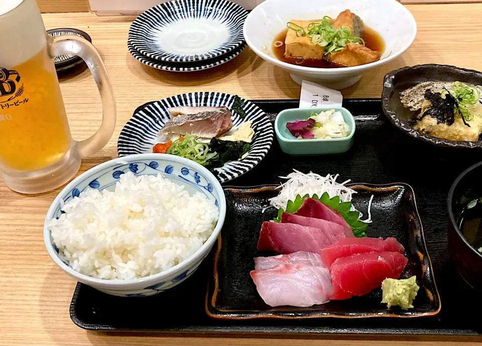 今日は昼呑みランチ"いろいろ定食"|mottoさん