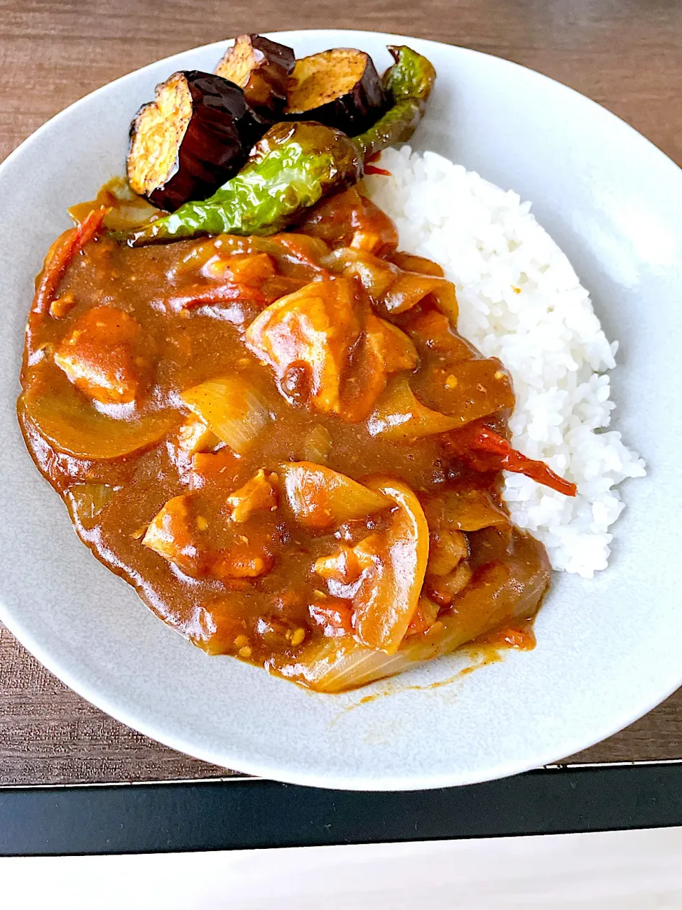 無水カレー〜夏野菜を添えて〜|まっすーさん