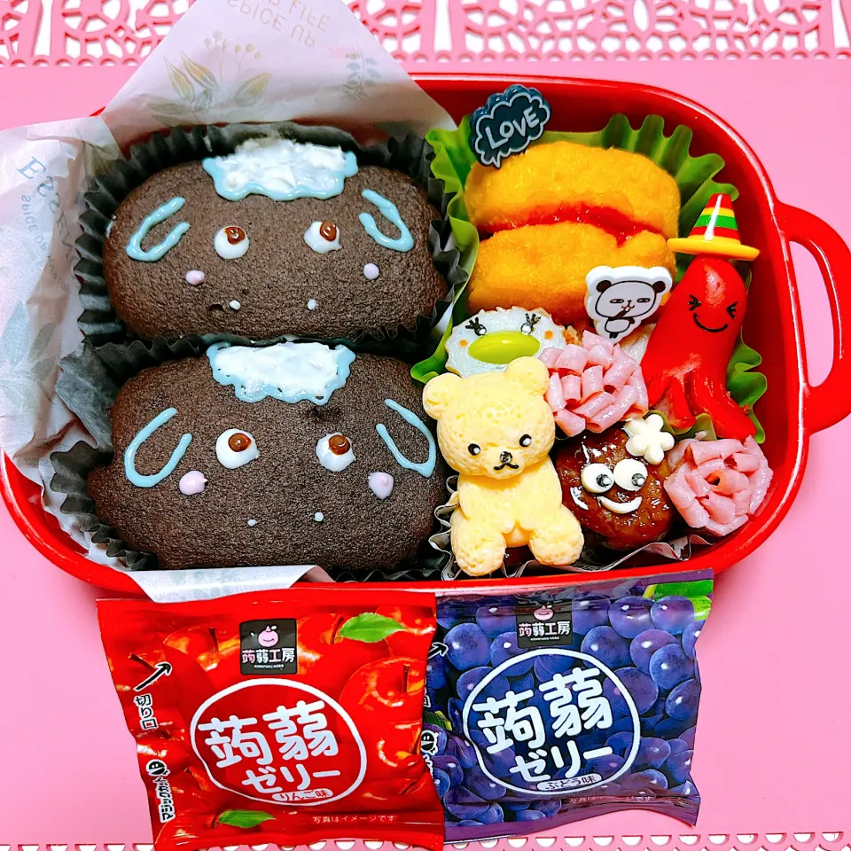 miniチョコ蒸しケーキでひつじのショーンお弁当🍱|miyurumoさん