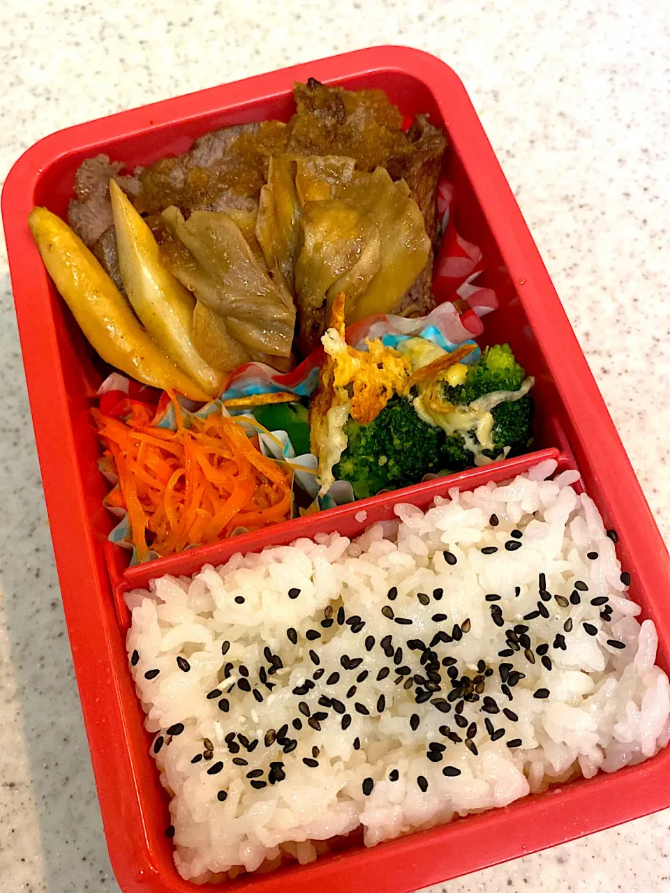 Snapdishの料理写真:ステーキ　弁当|asumamaさん