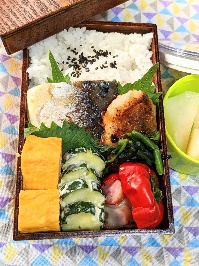 Snapdishの料理写真:本日のお弁当〜。塩鯖の塩焼き弁当〜|f.1125beさん